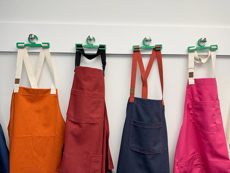 cheftog.com   Apron Hanger 